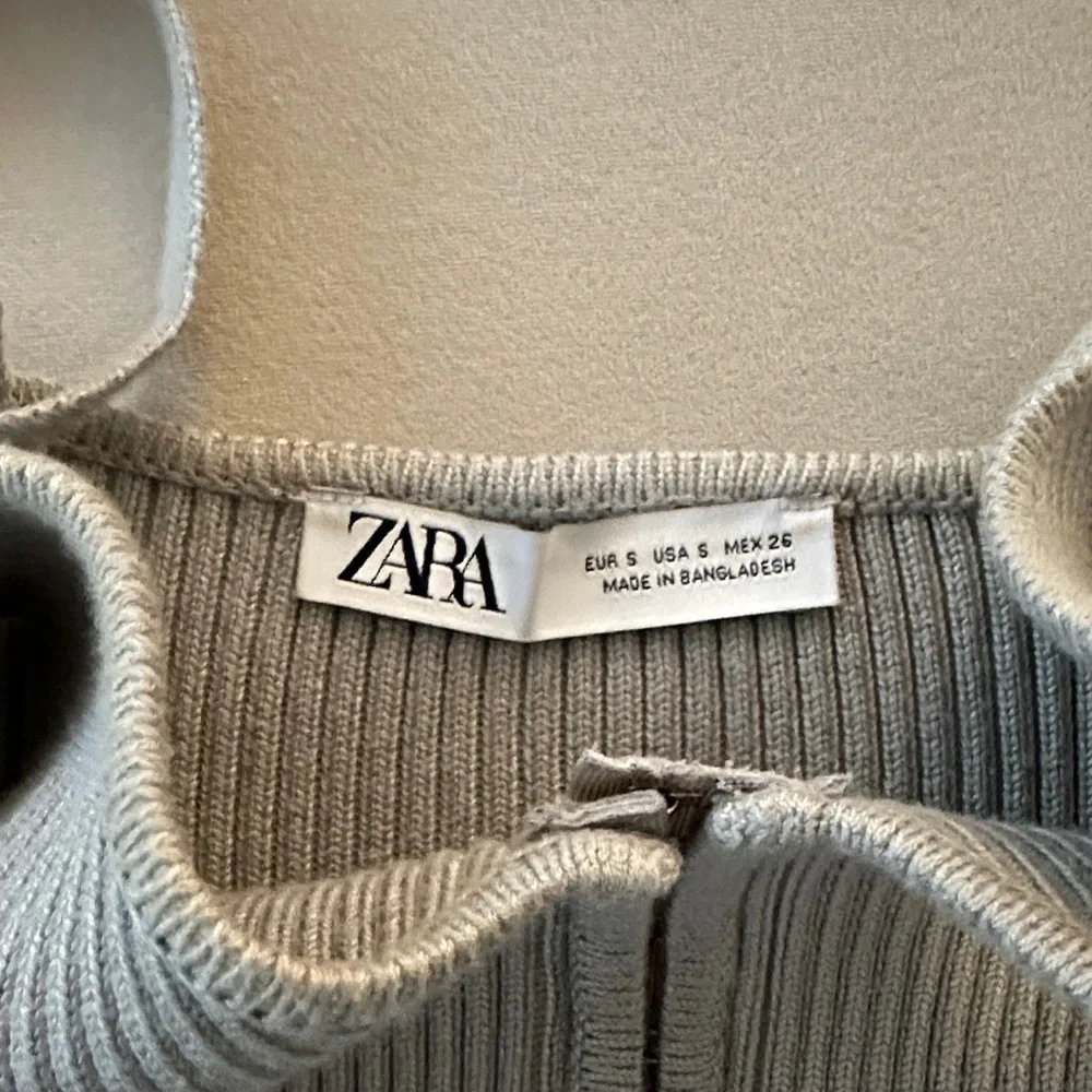 ZARA Light Gray Ribbed Crop Cardigan set - Picture 3 of 12